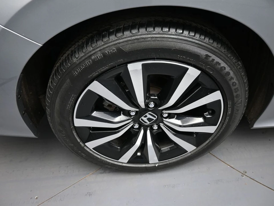 2022 Honda Civic 11th Gen - Image 12 of 31