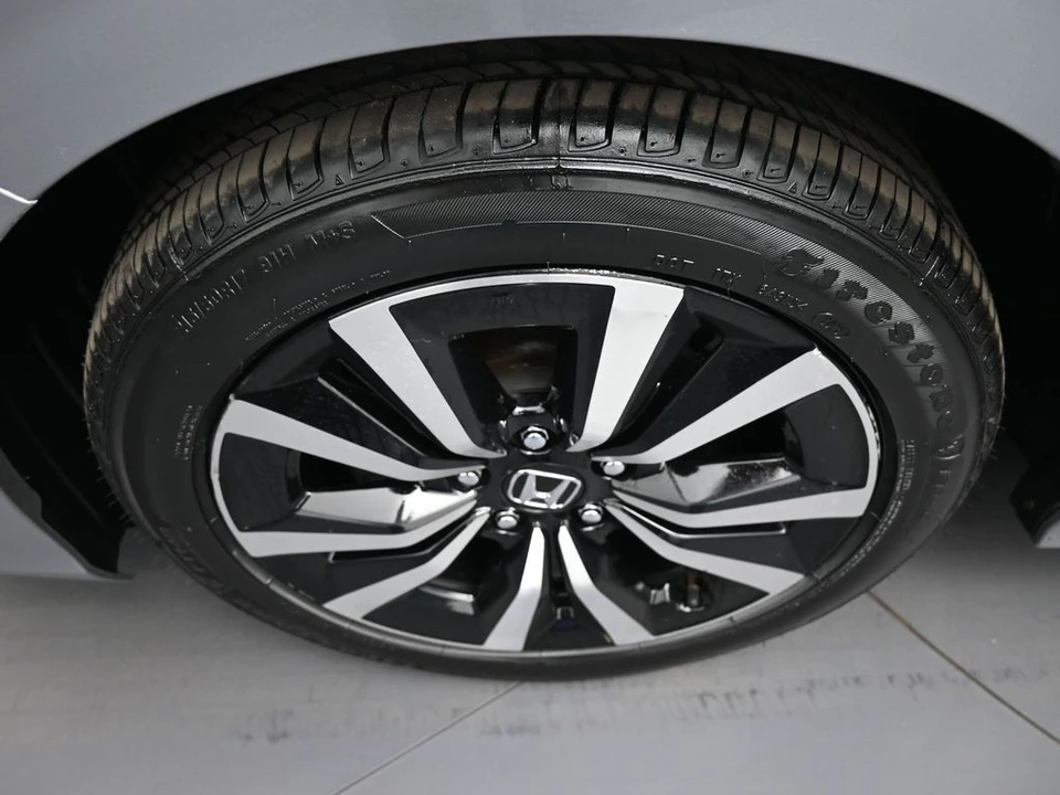 2022 Honda Civic 11th Gen - Image 14 of 31