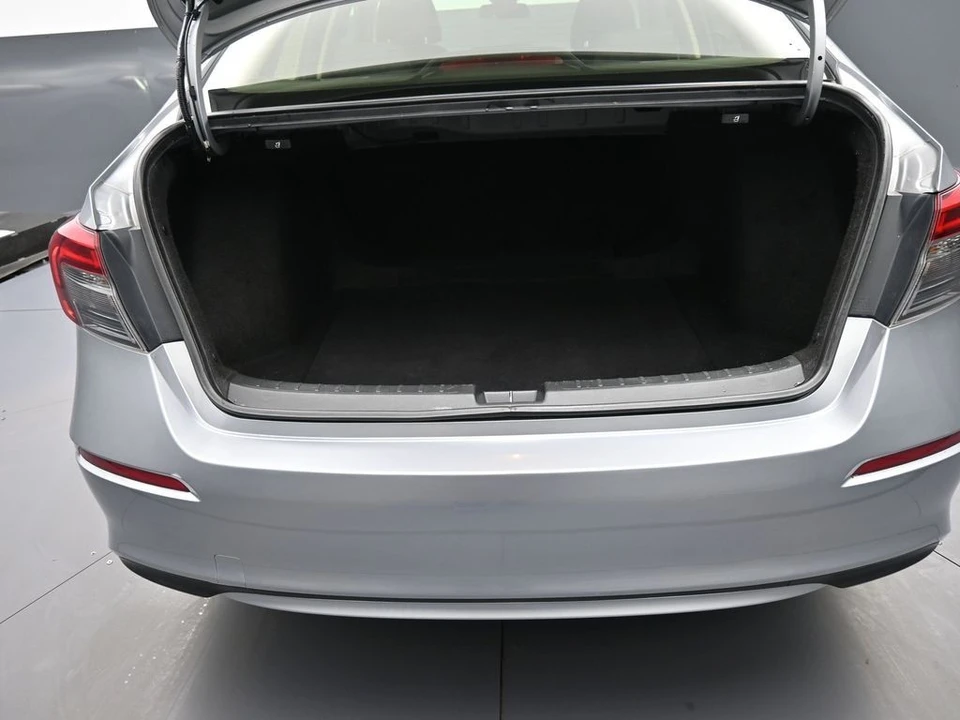 2022 Honda Civic 11th Gen - Image 21 of 31