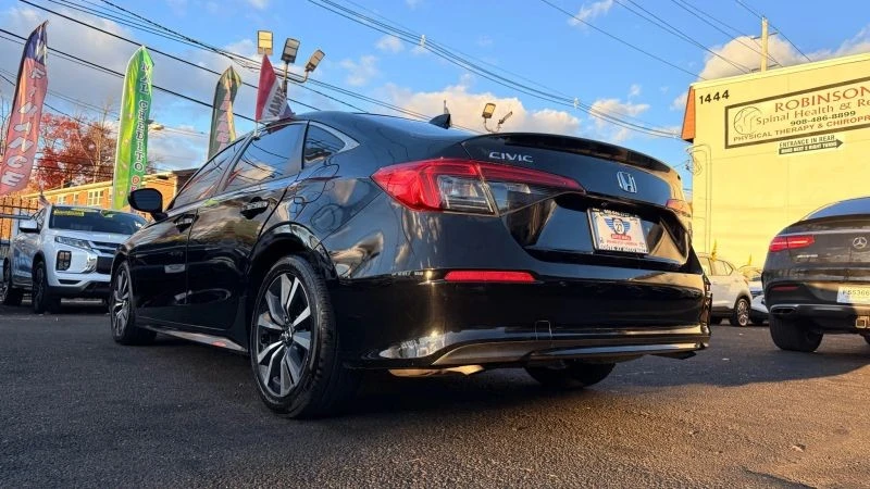 2022 Honda Civic 11th Gen - Image 8 of 12