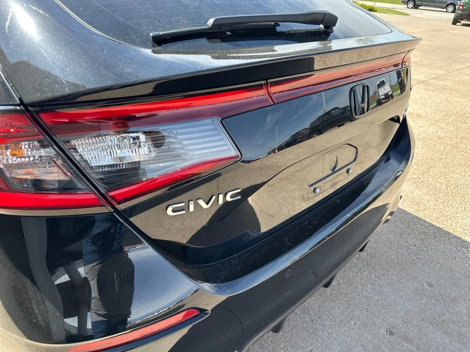2022 Honda Civic 11th Gen - Image 10 of 12