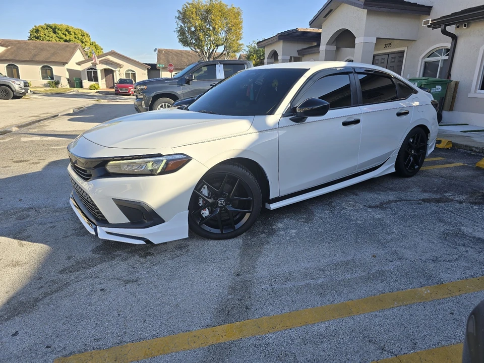 2022 Honda Civic 11th Gen - Image 2 of 14