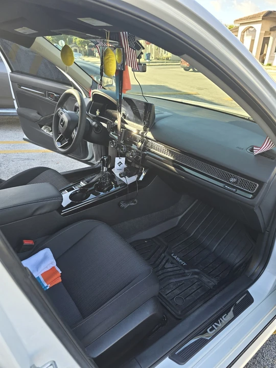 2022 Honda Civic 11th Gen - Image 10 of 14