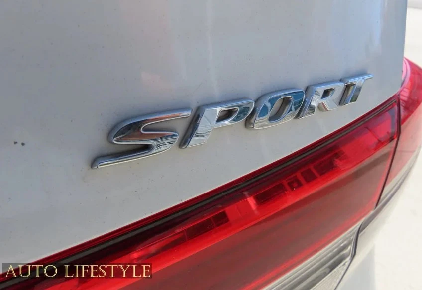 2022 Honda Civic 11th Gen - Image 17 of 31