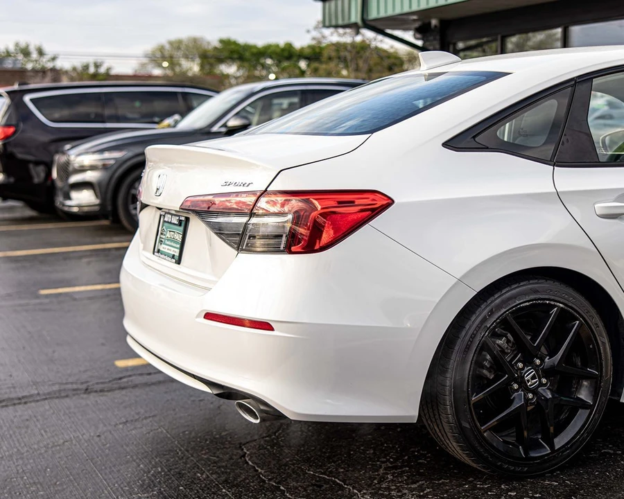 2022 Honda Civic 11th Gen - Image 13 of 31