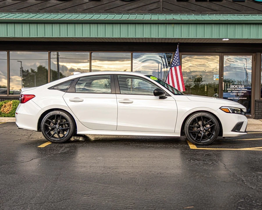 2022 Honda Civic 11th Gen - Image 9 of 31