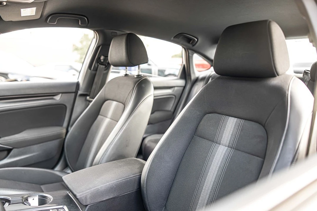 2022 Honda Civic 11th Gen - Image 18 of 31
