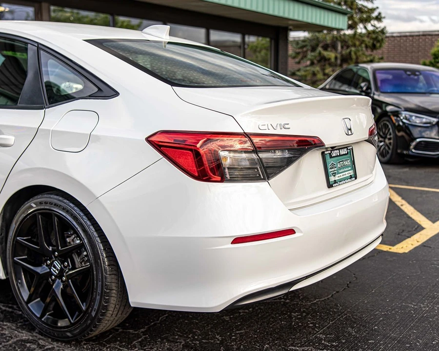 2022 Honda Civic 11th Gen - Image 14 of 31