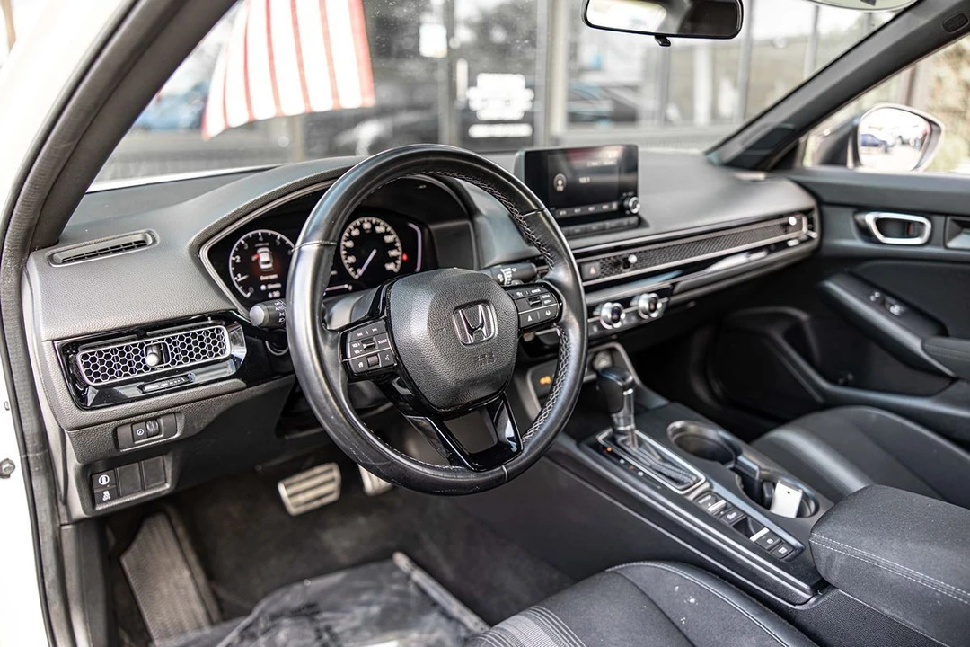 2022 Honda Civic 11th Gen - Image 19 of 31