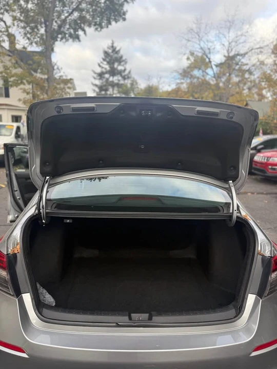 2022 Honda Civic 11th Gen - Image 10 of 12