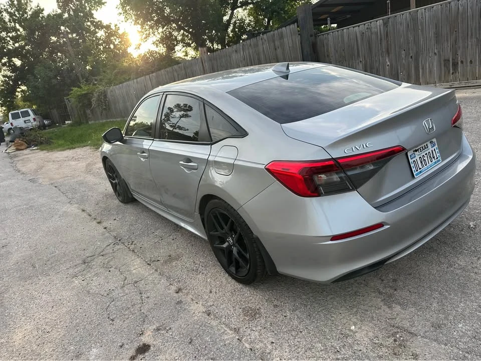 2022 Honda Civic 11th Gen - Image 9 of 12