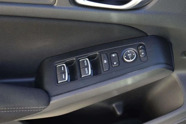 2022 Honda Civic 11th Gen - Image 15 of 21