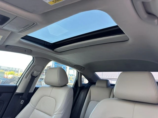2022 Honda Civic 11th Gen - Image 10 of 12
