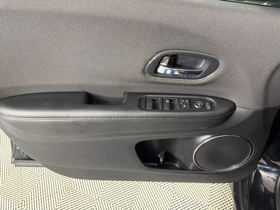 2022 Honda HR-V 3rd Gen - Image 9 of 21