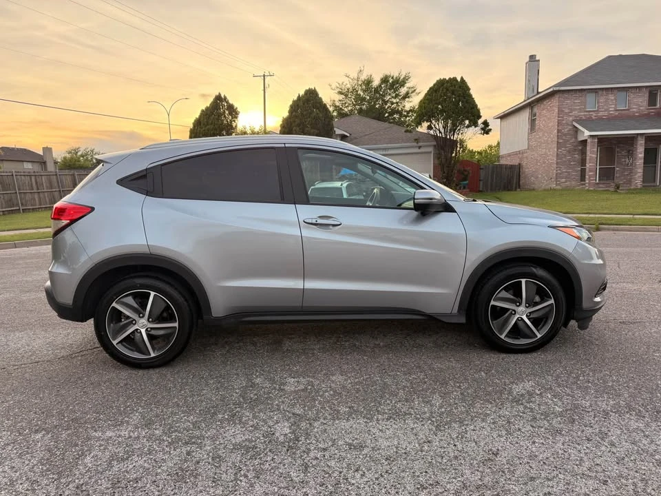 2022 Honda HR-V 3rd Gen - Image 8 of 20