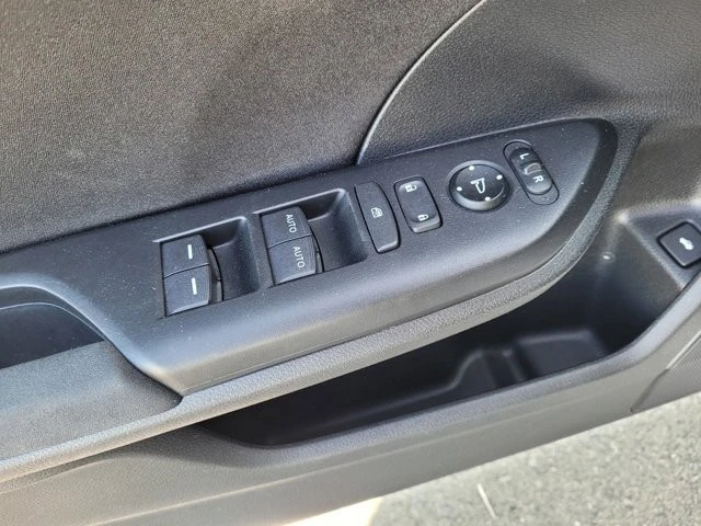 2022 Honda Insight 3rd Gen - Image 16 of 21