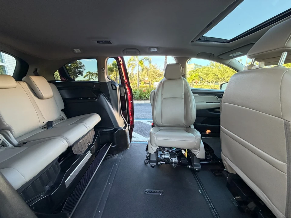 2022 Honda Odyssey - Image 13 of 21