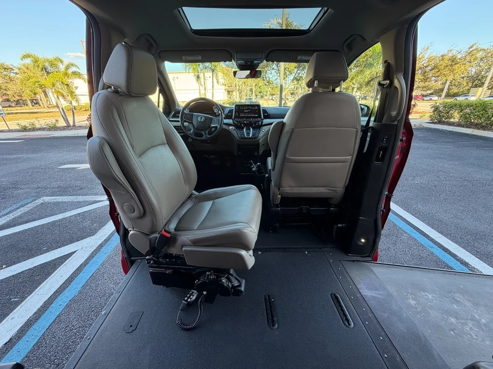 2022 Honda Odyssey - Image 14 of 21