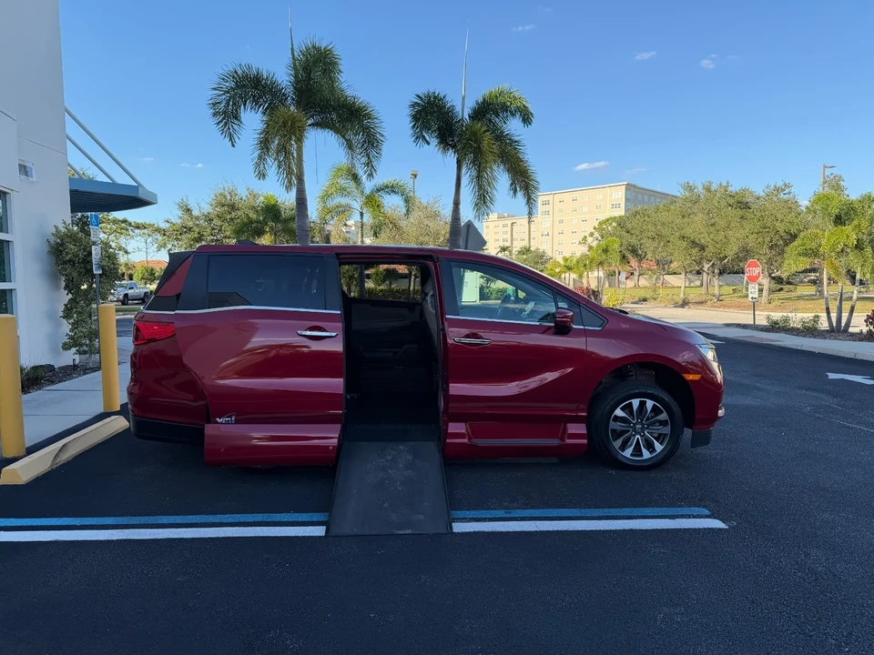 2022 Honda Odyssey - Image 2 of 21