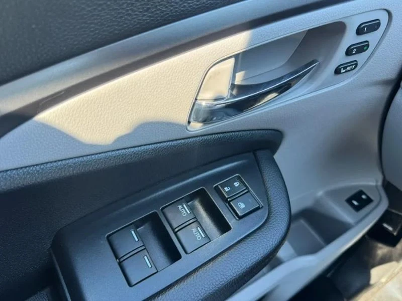 2022 Honda Pilot 3rd Gen - Image 7 of 12