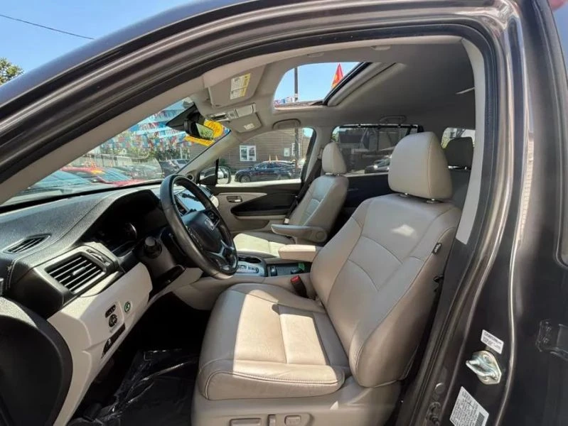 2022 Honda Pilot 3rd Gen - Image 9 of 12
