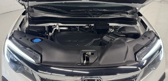 2022 Honda Pilot 3rd Gen - Image 17 of 21