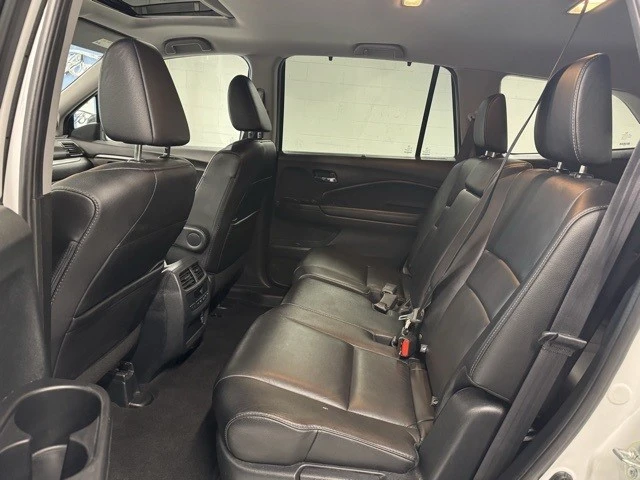 2022 Honda Pilot 3rd Gen - Image 13 of 21