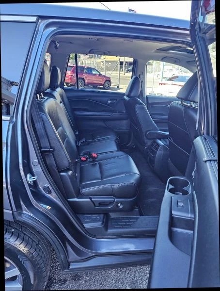 2022 Honda Pilot 3rd Gen - Image 11 of 12