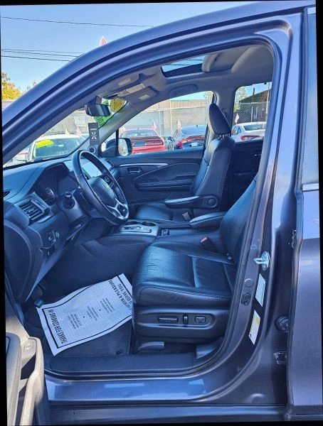 2022 Honda Pilot 3rd Gen - Image 8 of 12