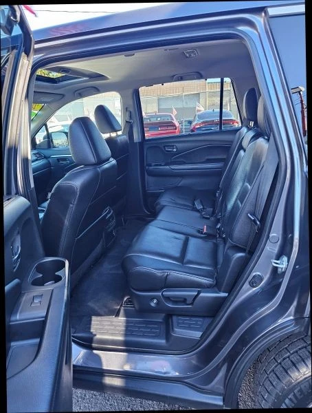 2022 Honda Pilot 3rd Gen - Image 9 of 12