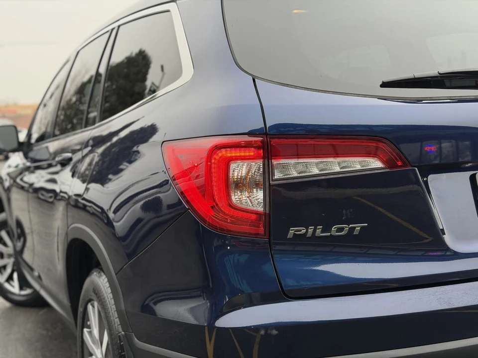 2022 Honda Pilot 3rd Gen - Image 16 of 21