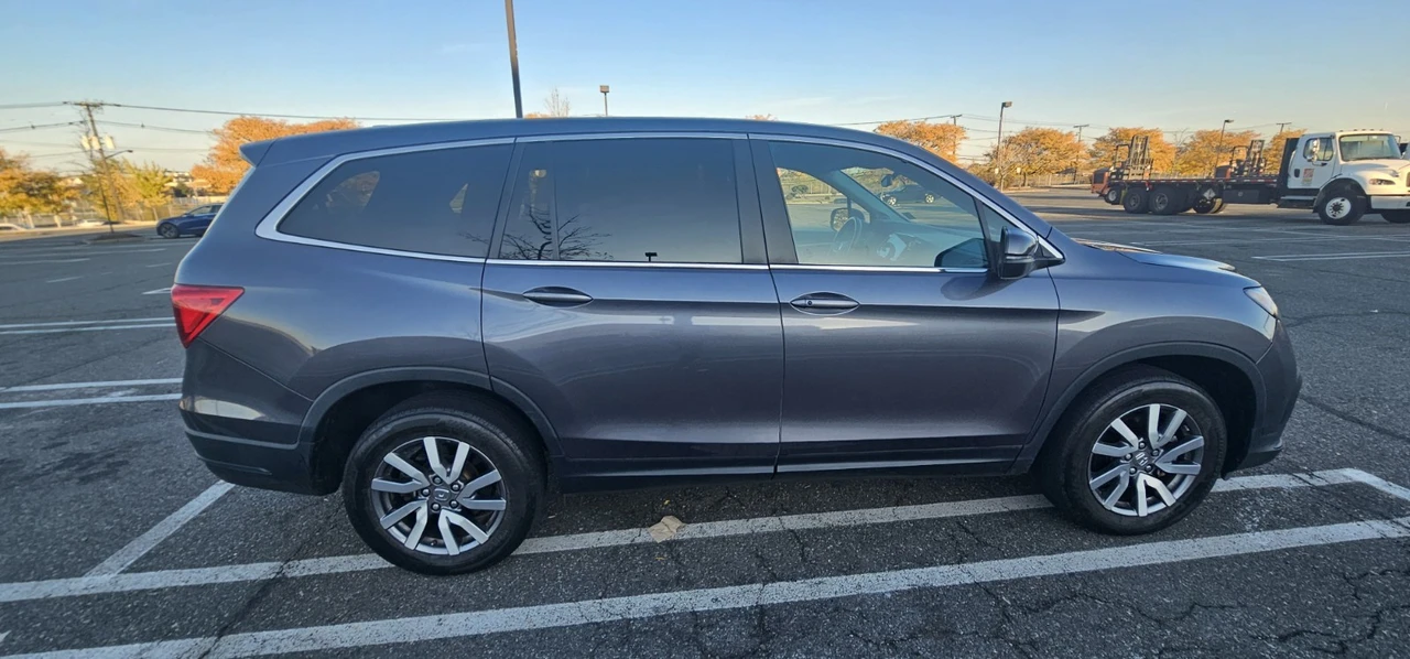 2022 Honda Pilot 4th Gen - Image 3 of 9