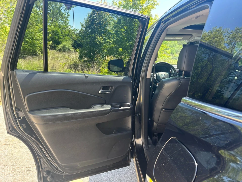 2022 Honda Pilot 3rd Gen - Image 13 of 21