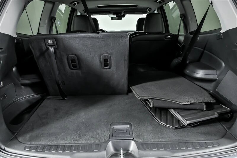 2022 Honda Pilot 3rd Gen - Image 16 of 21