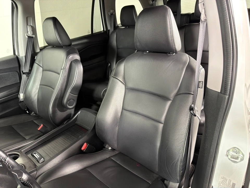 2022 Honda Pilot 3rd Gen - Image 13 of 21