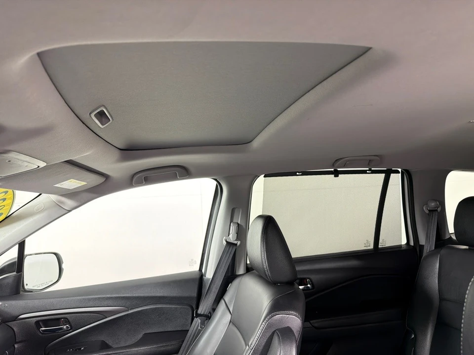 2022 Honda Pilot 3rd Gen - Image 14 of 21