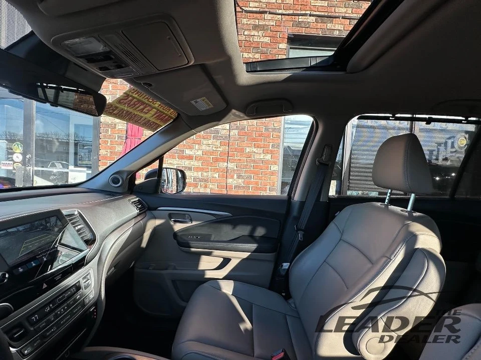 2022 Honda Pilot 3rd Gen - Image 18 of 20