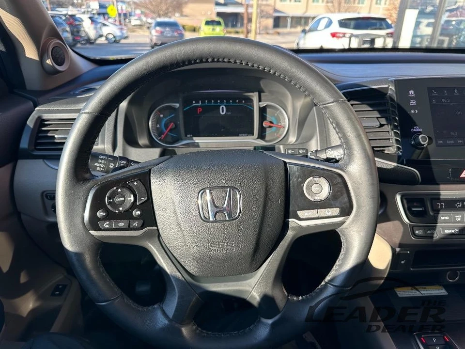 2022 Honda Pilot 3rd Gen - Image 16 of 20