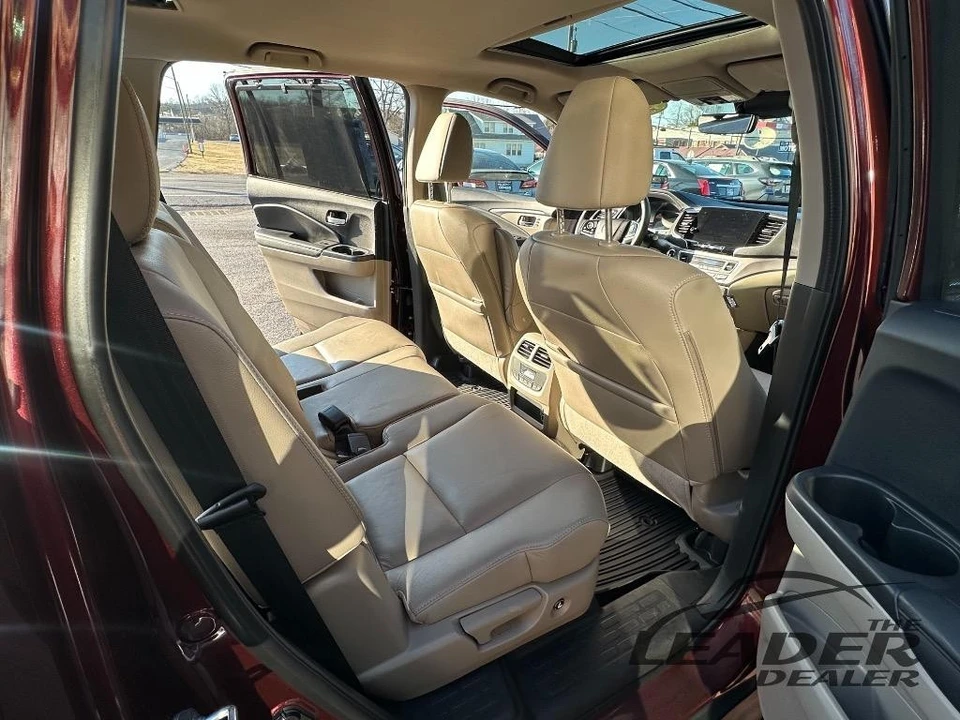 2022 Honda Pilot 3rd Gen - Image 12 of 20