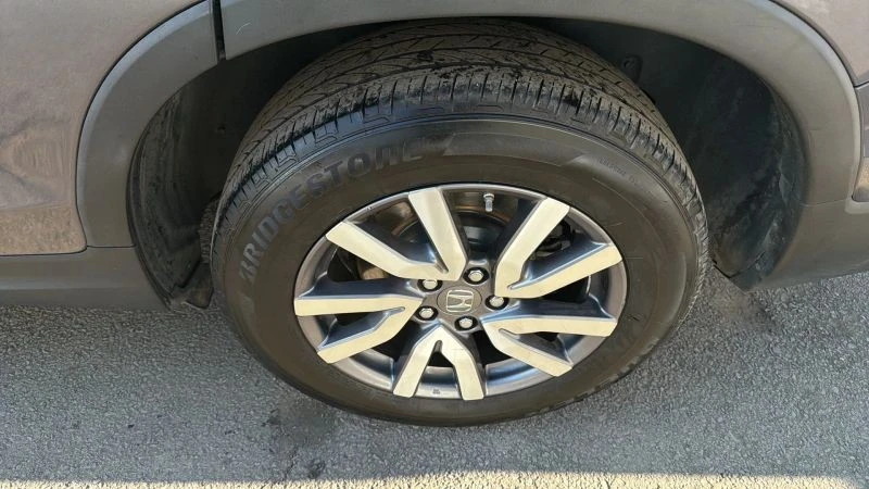 2022 Honda Pilot 3rd Gen - Image 9 of 12