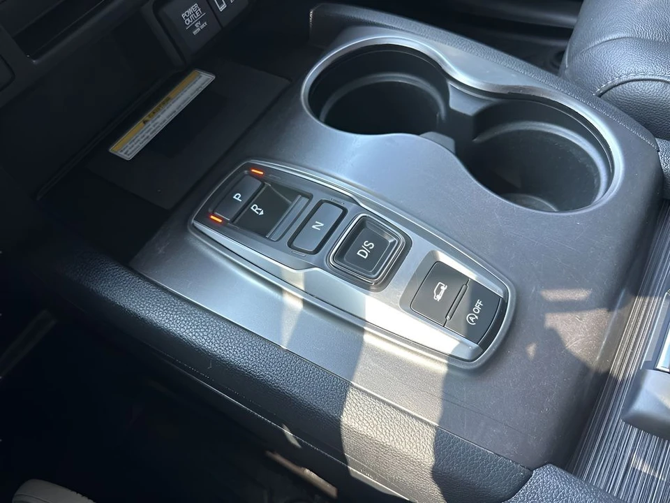 2022 Honda Pilot 3rd Gen - Image 17 of 21