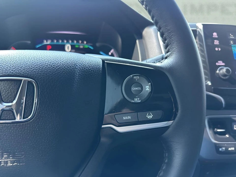 2022 Honda Pilot 3rd Gen - Image 16 of 21