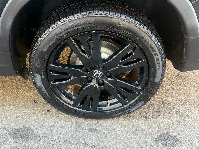 2022 Honda Pilot 3rd Gen - Image 9 of 12