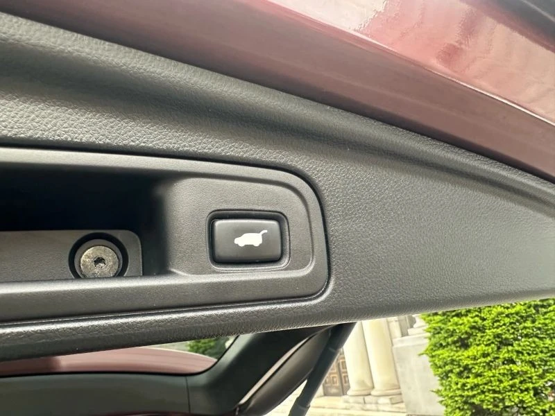 2022 Honda Pilot 3rd Gen - Image 11 of 12