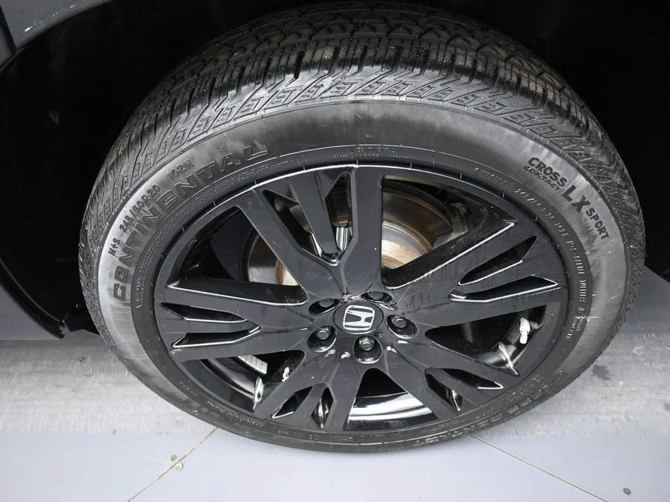 2022 Honda Pilot 3rd Gen - Image 15 of 21