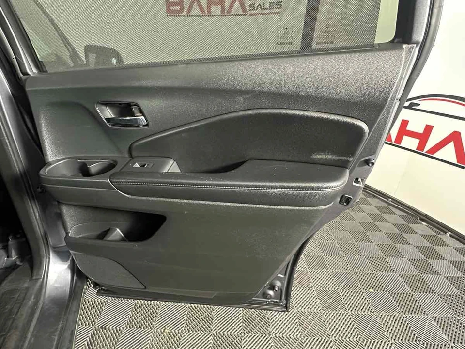 2022 Honda Pilot 3rd Gen - Image 19 of 21
