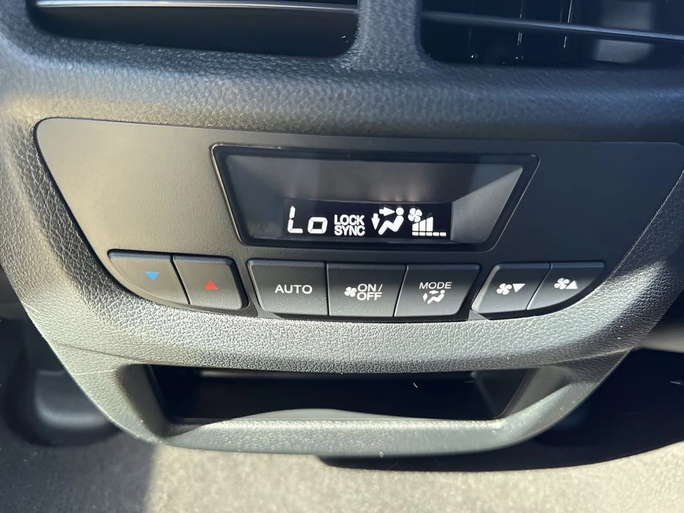 2022 Honda Pilot 3rd Gen - Image 12 of 21