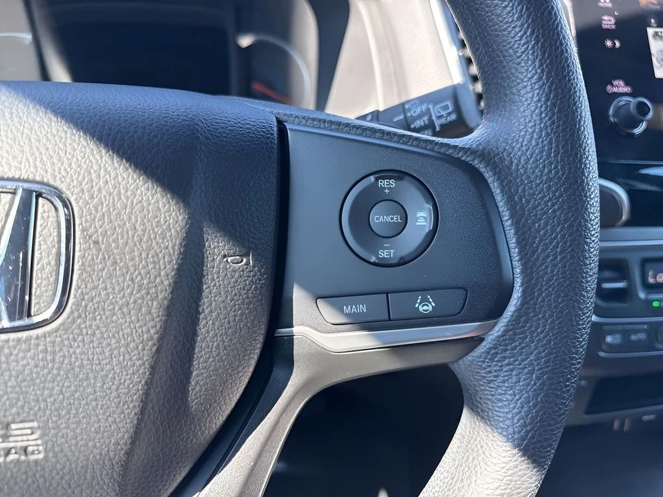 2022 Honda Pilot 3rd Gen - Image 16 of 21
