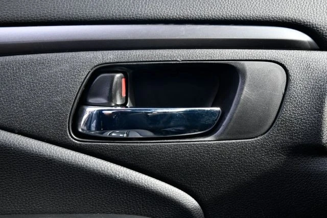 2022 Honda Pilot 3rd Gen - Image 10 of 21