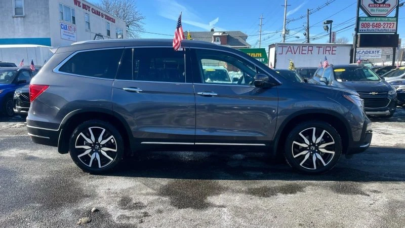 2022 Honda Pilot 3rd Gen - Image 11 of 12